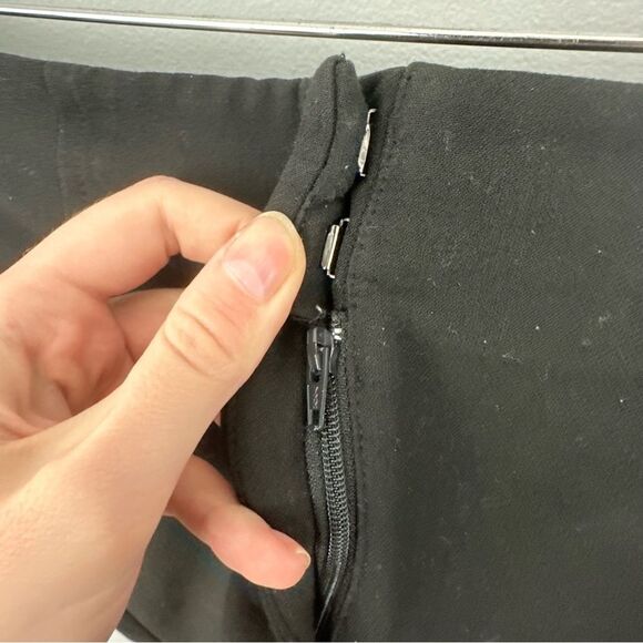 Ann Taylor Black Drapey Wide Leg Pants Size 4 - Picture 7 of 15